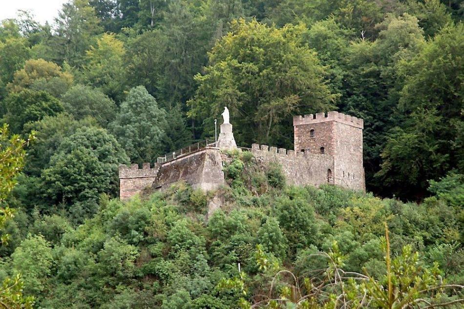 Le Gite Du Chateau Dans Le Centre De Schirmeck Exterior photo